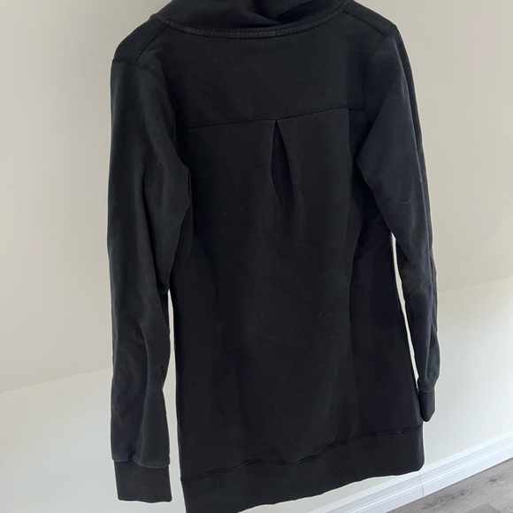 Black One Tooth Yoga Sweater - Picture 4 of 4